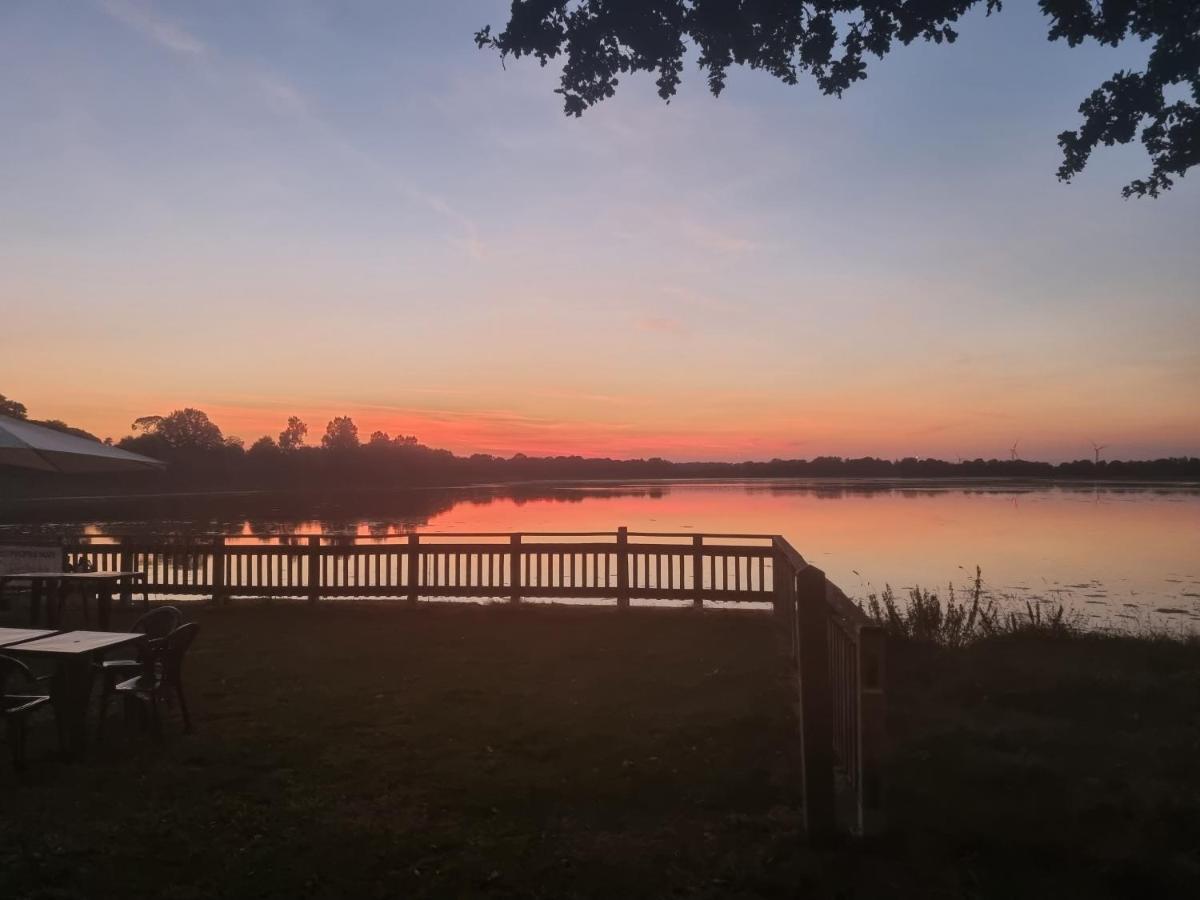 Bois Morin Camping Les Rives Du Lac מראה חיצוני תמונה